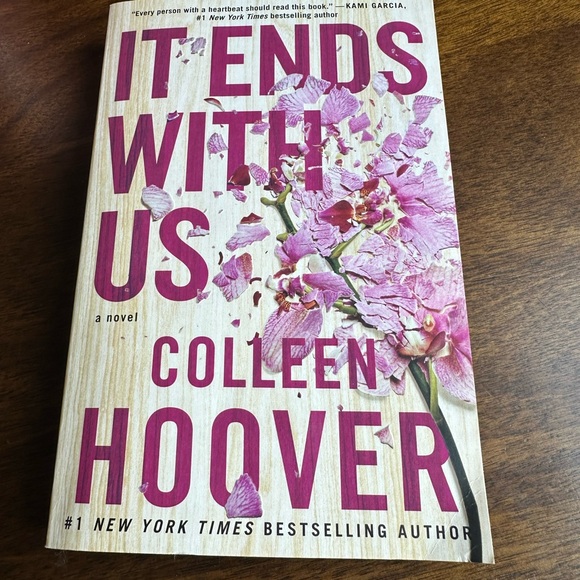 Other - It ends with us paperback book